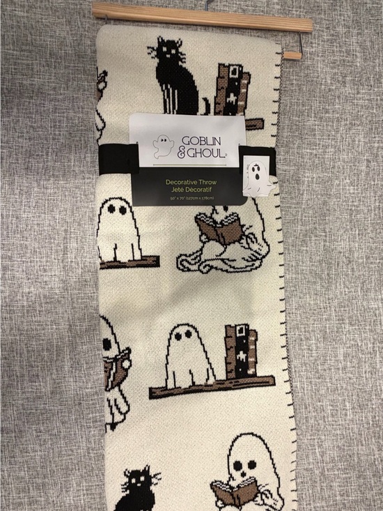 Goblin & Ghoul Other - Goblin & Ghoul Halloween Ghost Reading Books Decorative Throw 50”x70” NWT
